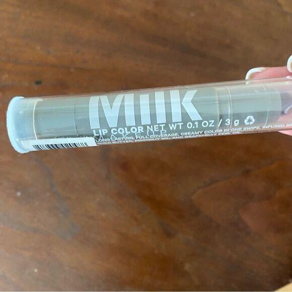 Milk DIP OUT Long Lasting Lipstick NIP - Picture 4 of 6